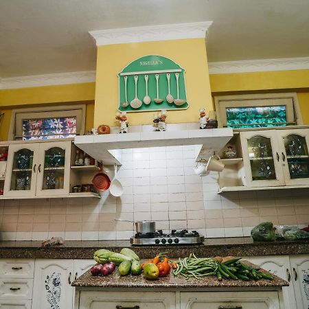 Rock Cliff Home Stay Шилонг Екстериор снимка