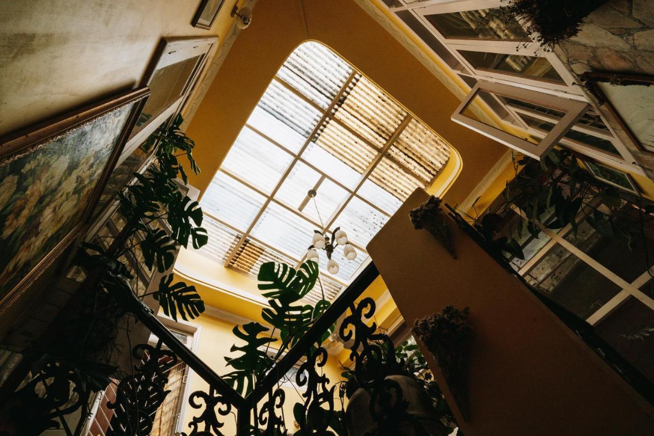 Rock Cliff Home Stay Шилонг Екстериор снимка
