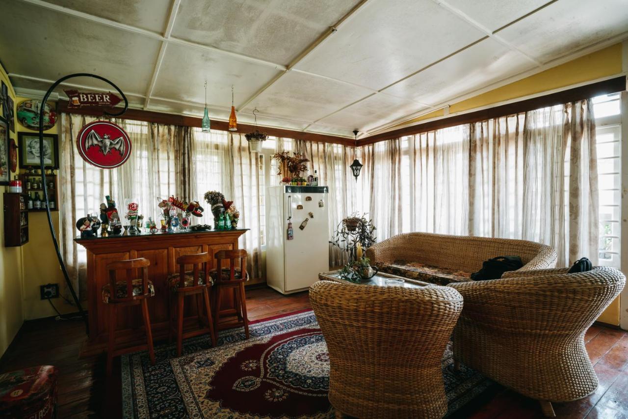 Rock Cliff Home Stay Шилонг Екстериор снимка