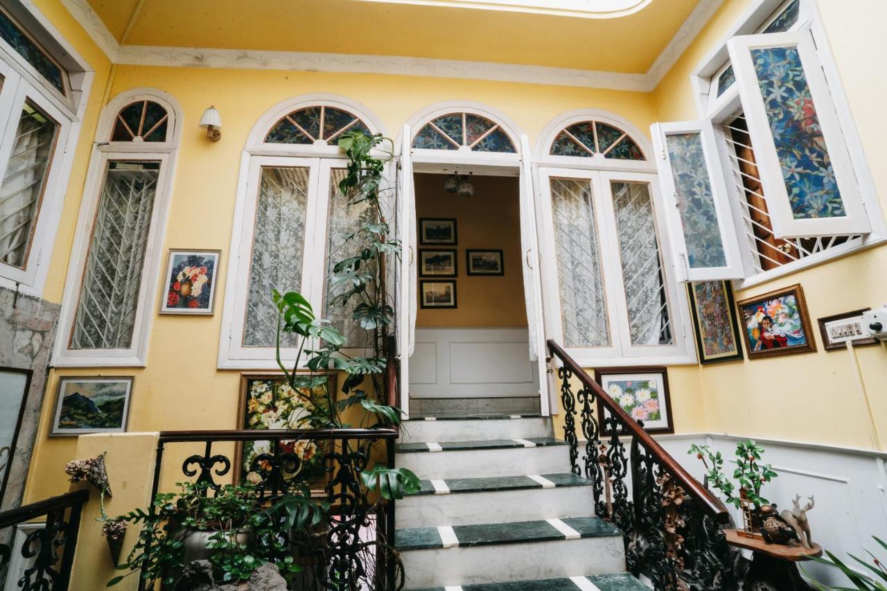 Rock Cliff Home Stay Шилонг Екстериор снимка