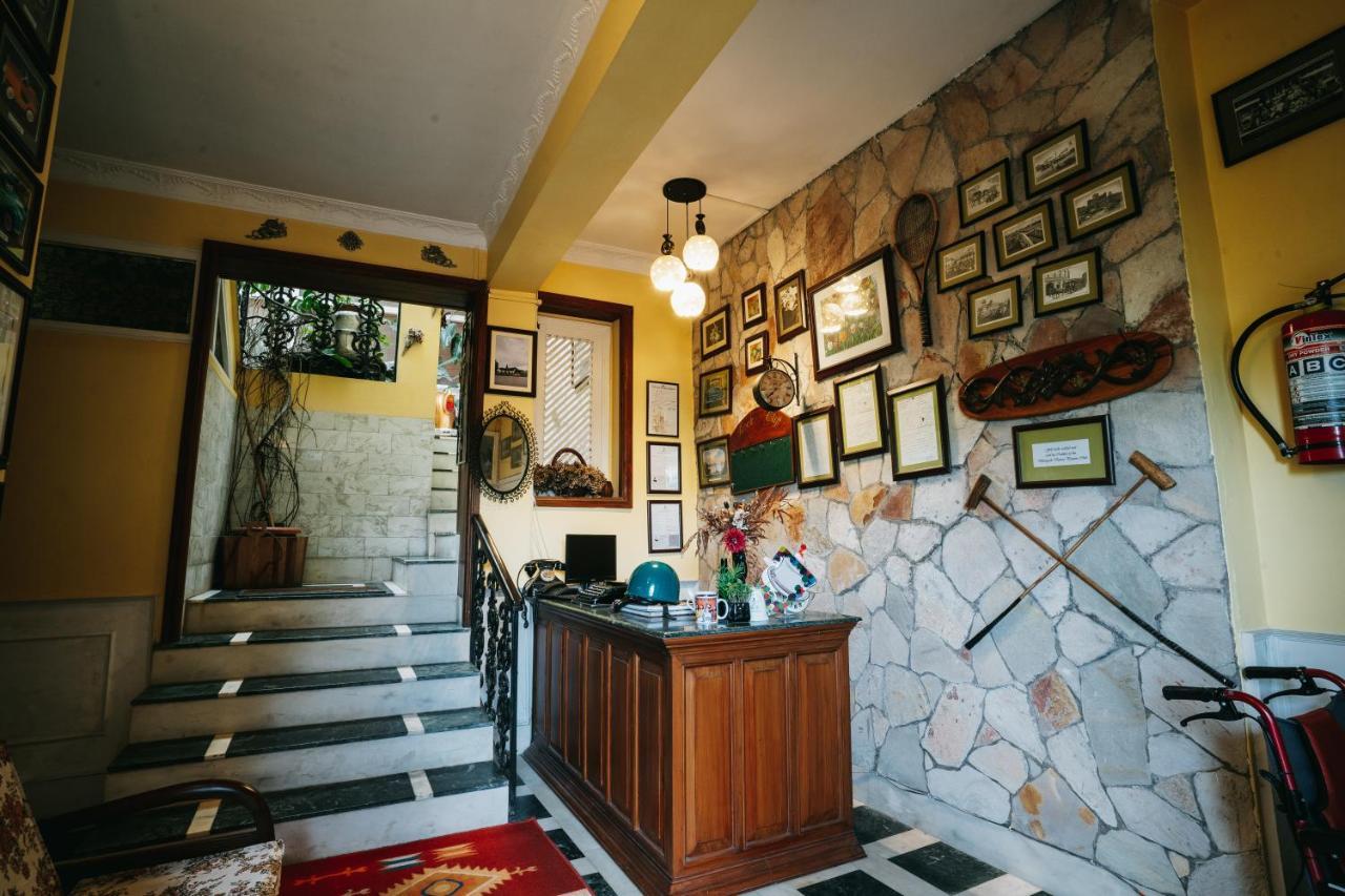Rock Cliff Home Stay Шилонг Екстериор снимка