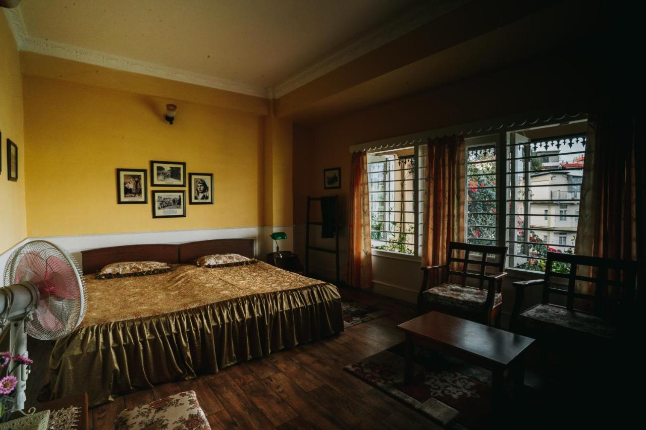 Rock Cliff Home Stay Шилонг Екстериор снимка