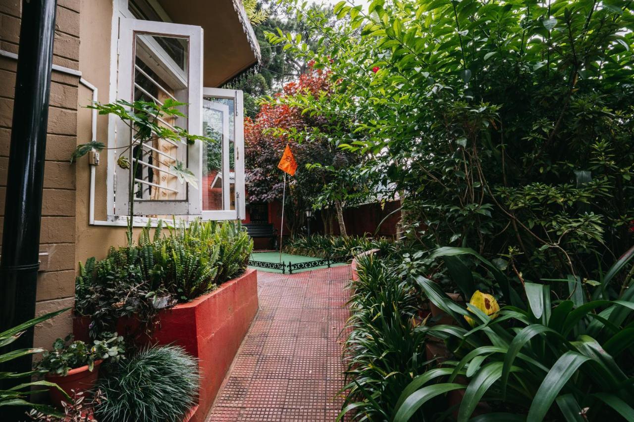 Rock Cliff Home Stay Шилонг Екстериор снимка