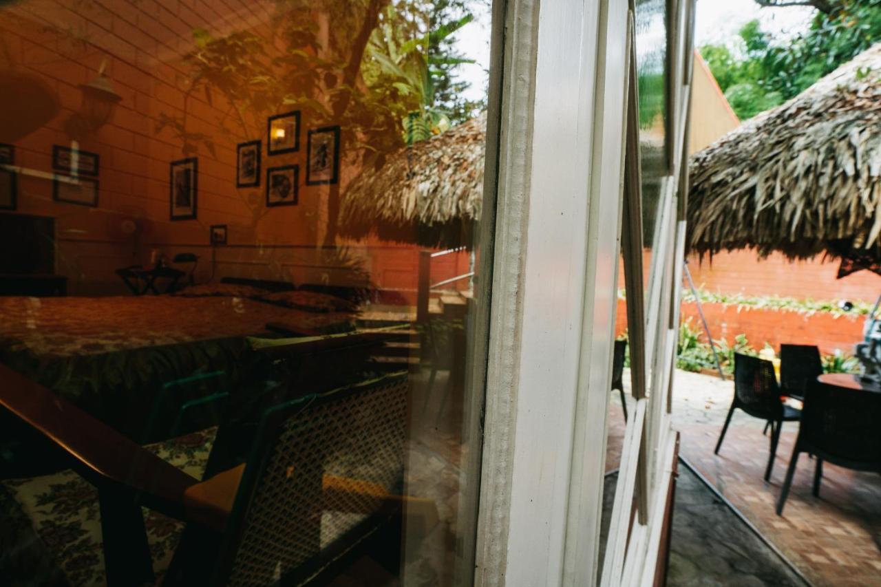 Rock Cliff Home Stay Шилонг Екстериор снимка