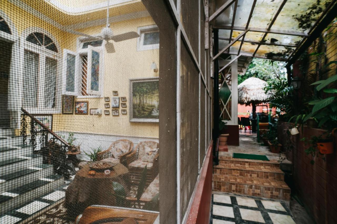 Rock Cliff Home Stay Шилонг Екстериор снимка