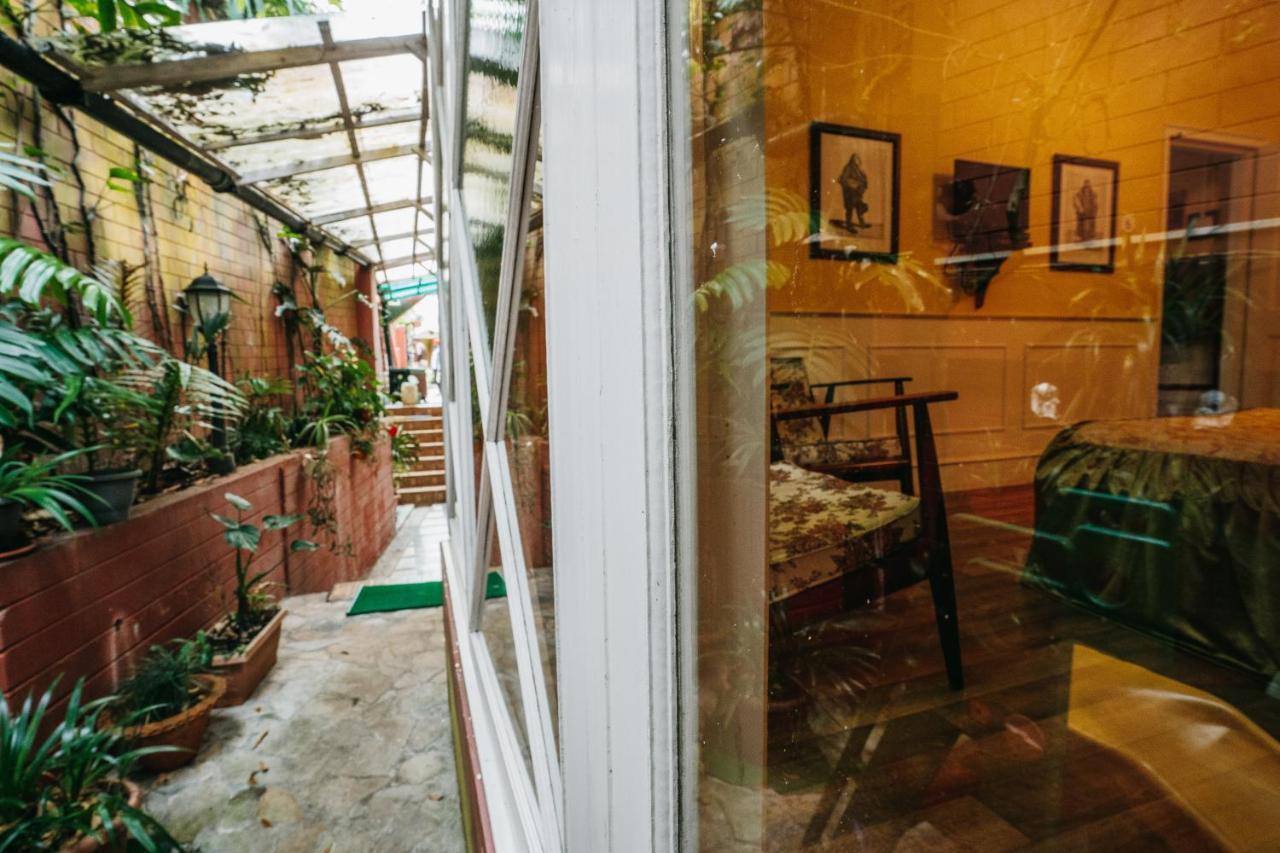 Rock Cliff Home Stay Шилонг Екстериор снимка