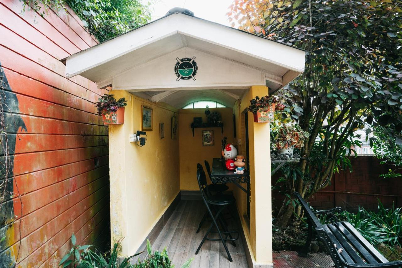Rock Cliff Home Stay Шилонг Екстериор снимка
